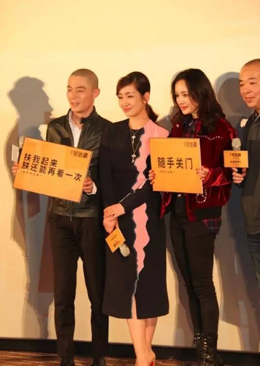 过膝靴杨幂,杨幂穿黑色过膝长靴街拍