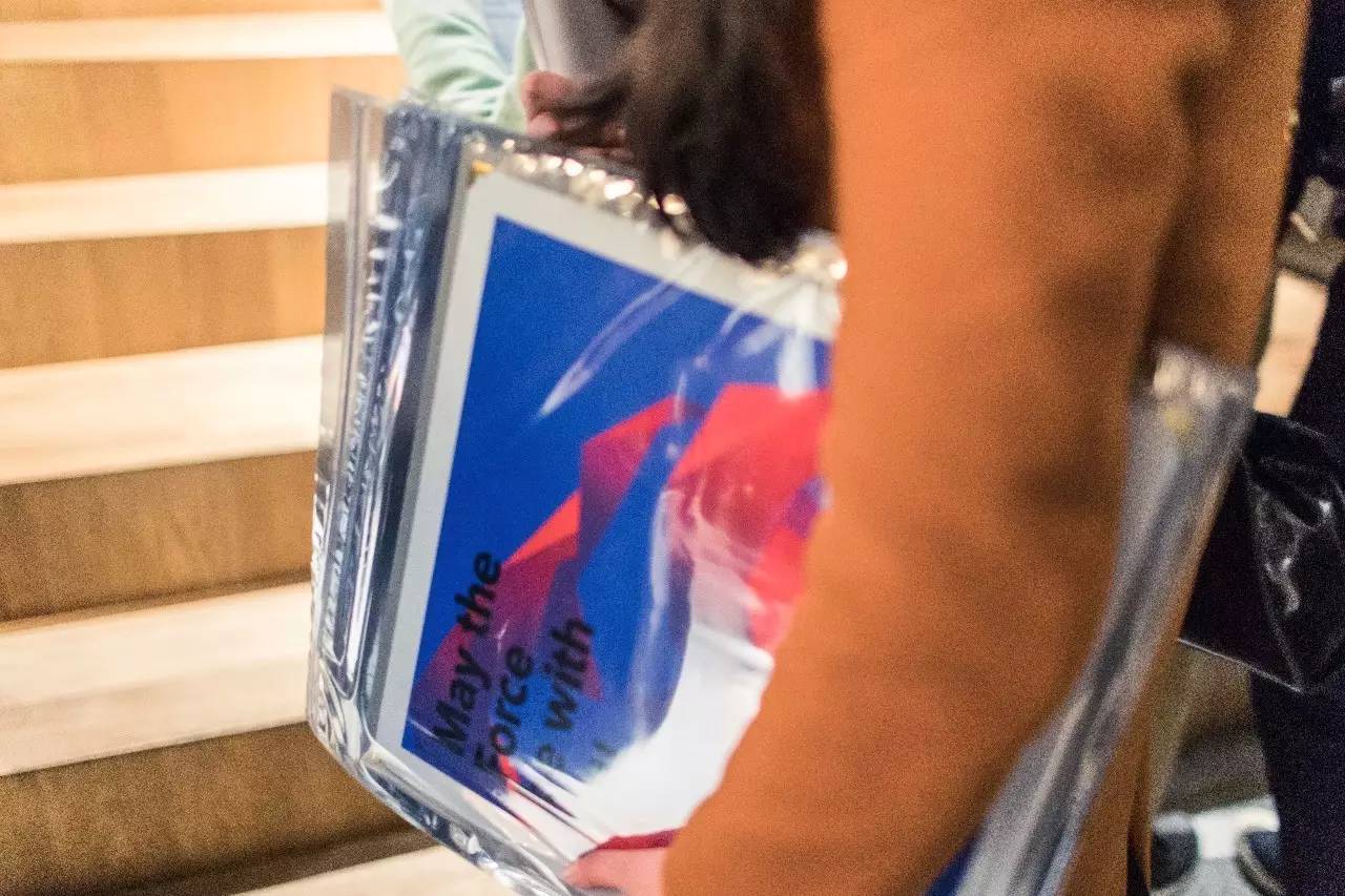 图集|我们带着这些“黑胶唱片”和几百个好看的人,一起入侵了DOE