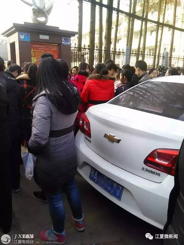 公交站牌附近能停自行车吗,公交站牌停车下人5秒算违停吗