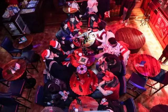 “圣诞大爷”们来成都了！随手把兰桂坊玩了个底朝天