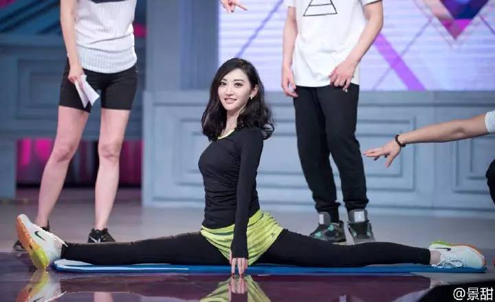 景甜素颜圈粉,景甜气场十足淡妆也很自信