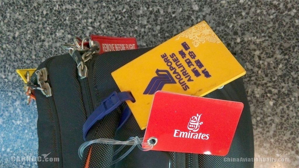 阿联酋航空a380上海,阿联酋航空a380空姐关舱门