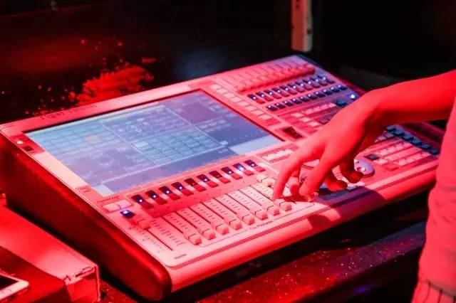 “圣诞大爷”们来成都了！随手把兰桂坊玩了个底朝天