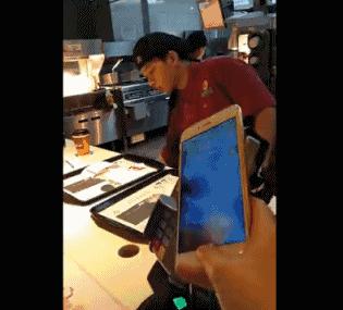 买年货出境游，银行卡省钱攻略！有人抢券在超市90元直减50元