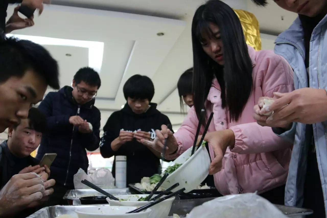冬至-暖心｜常州纺院机电工程系举办包饺子活动