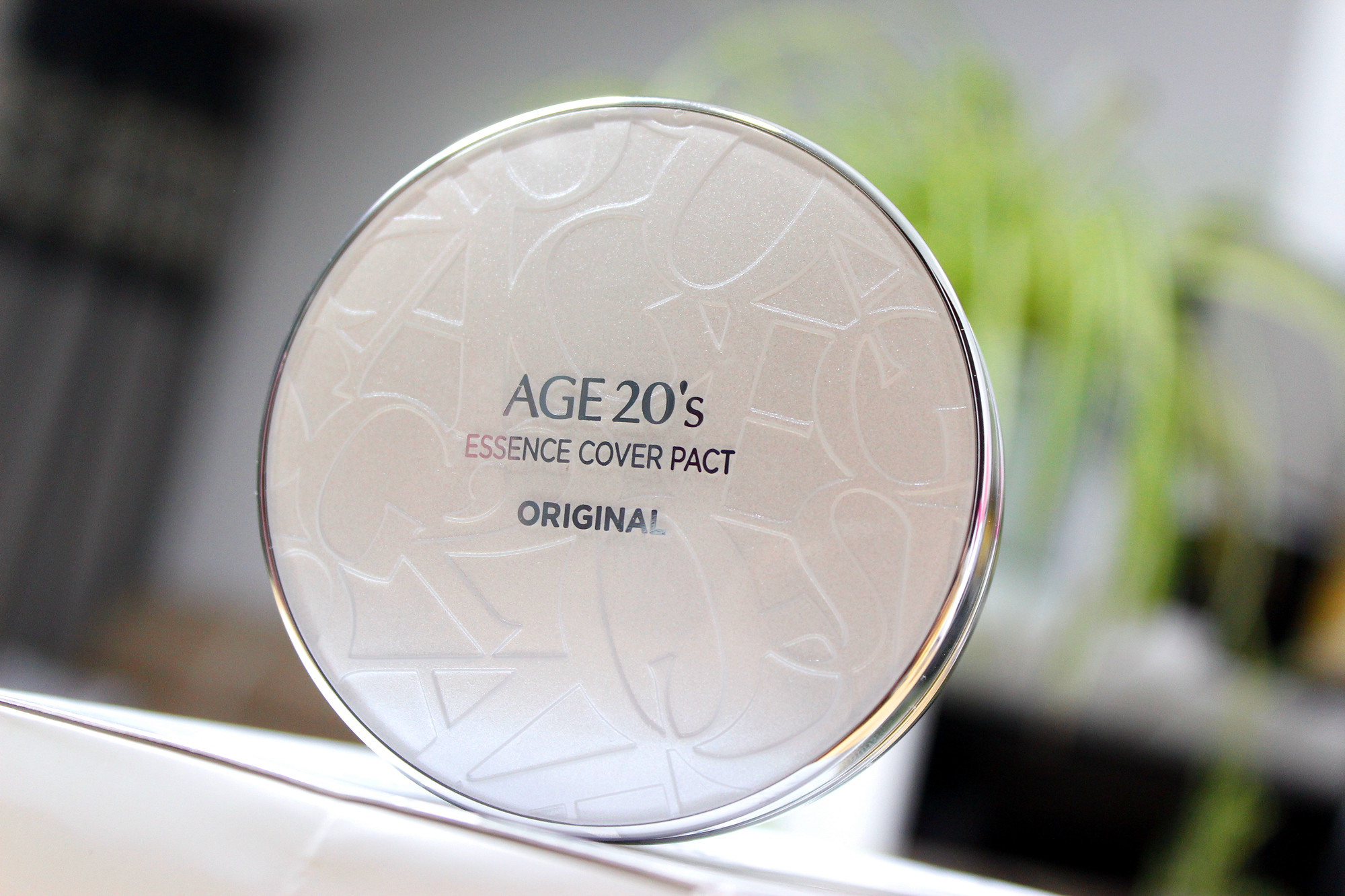 打造水光肌秋冬美白,age20s精华粉底霜色号