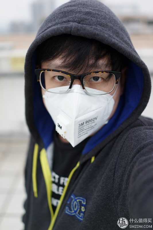 柯南戴白眼镜图片,柯南同款眼镜戴上之后能看见吗