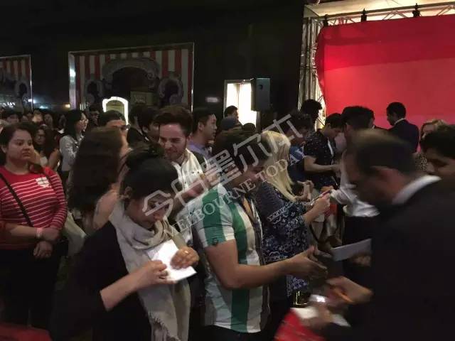 墨市BoxingDay现场:蔻驰5折!兰蔻YSL7折