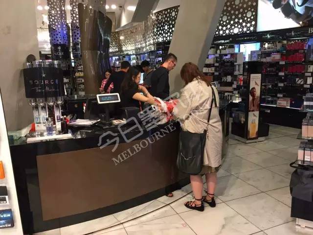 墨市BoxingDay现场:蔻驰5折!兰蔻YSL7折