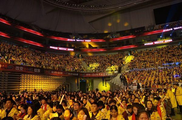 明星助阵，“朵女郎”盛典荣耀绽放黄浦江畔