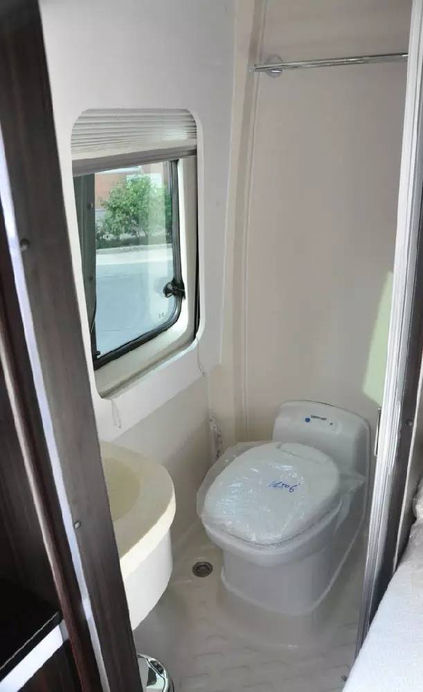 纯进口奔驰c型豪华房车,奔驰威霆房车28.98万起