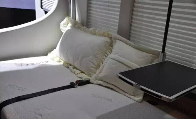 纯进口奔驰c型豪华房车,奔驰威霆房车28.98万起