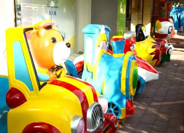 为啥小孩子都喜欢玩摇摇车,小孩子为什么喜欢坐摇摇车