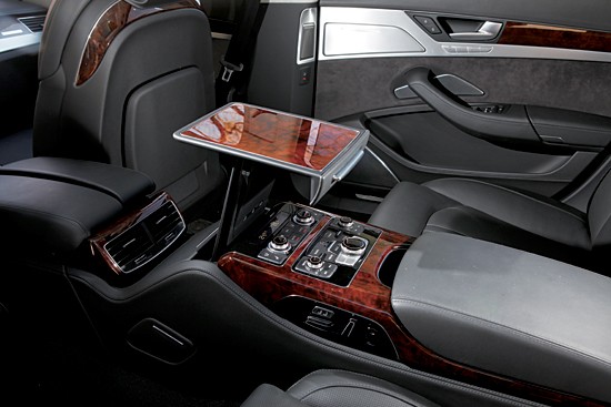 奥迪a8lw12成功人士标配,17款奥迪a8lw12
