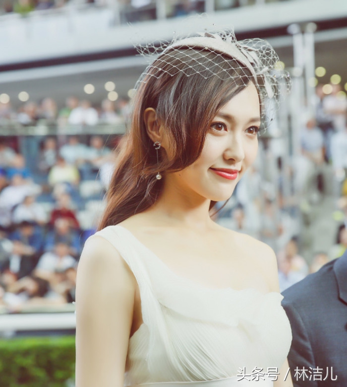 杨幂赵丽颖耳饰,把镜头瞄准自己