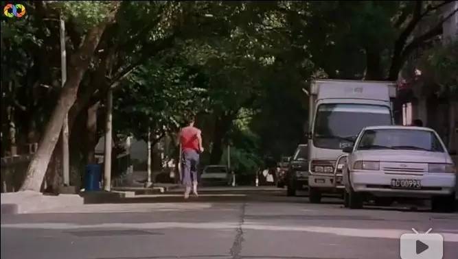 你愿意陪我走过春夏秋冬,你愿意陪我走一条很长的路吗中文