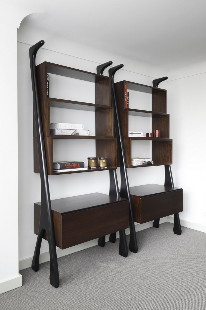 用木色为主的定制办公家具,HOLD住了这份优雅感