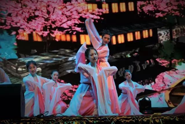 褰㈣薄璁捐澶ц禌瀛︽牎,鑱屾牎褰㈣薄璁捐澶ц禌