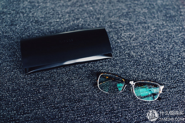 柯南戴白眼镜图片,柯南同款眼镜戴上之后能看见吗