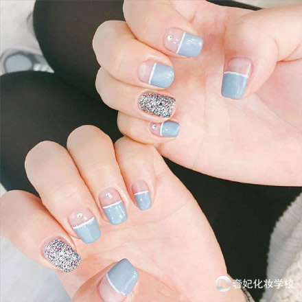 手白的人适合的美甲图片欣赏,手白又好看的女生