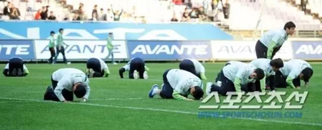 韩国人道歉为什么下跪,韩国人为什么那么容易下跪