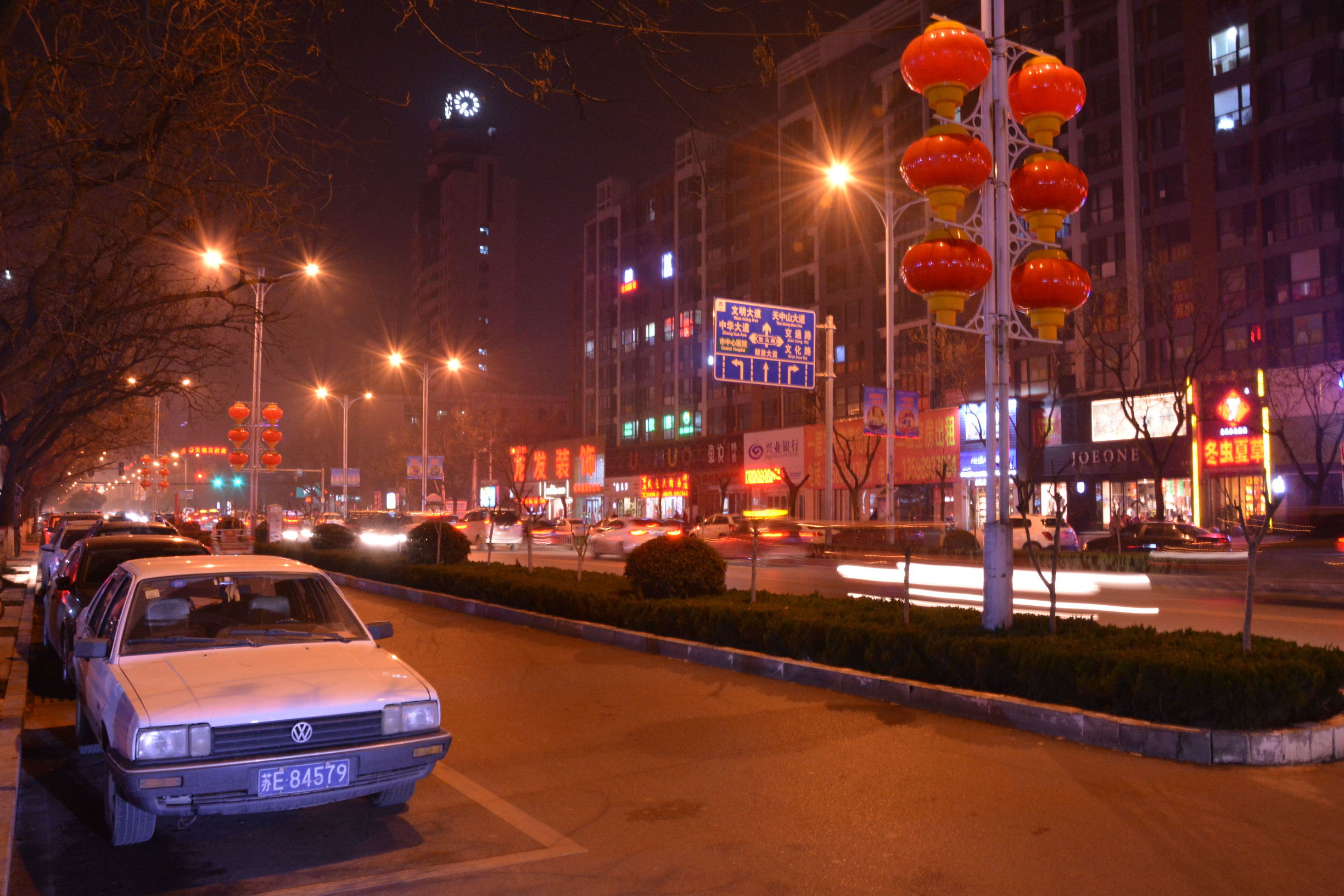 尼康D5200扫街，狗头基本够用