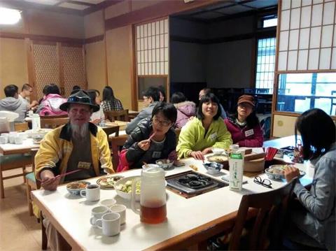 在外国体验富人生活,在国外生活体验