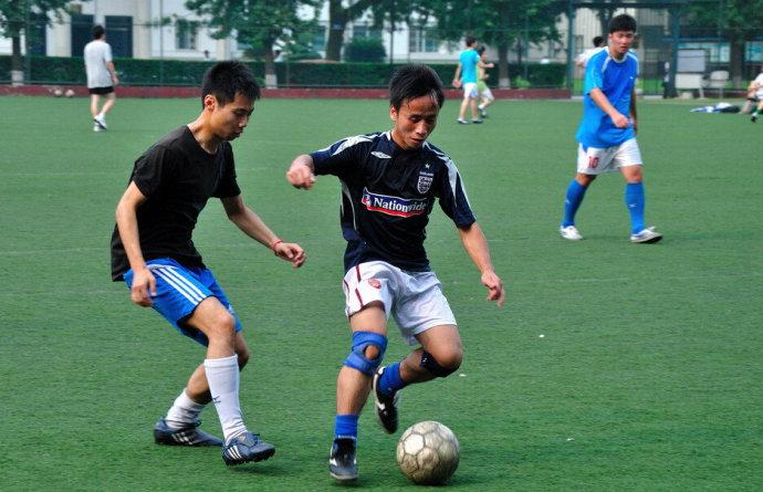 业余比赛5大制胜技巧,业余球场优秀中场必备的7大技巧