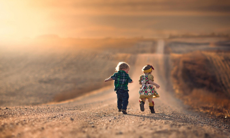 朋友圈个性说说：不要问我过得好不好，我只能说，还活着！