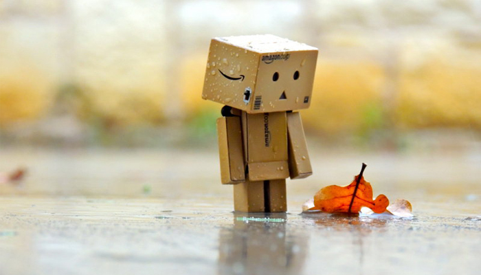 朋友圈个性说说：不要问我过得好不好，我只能说，还活着！