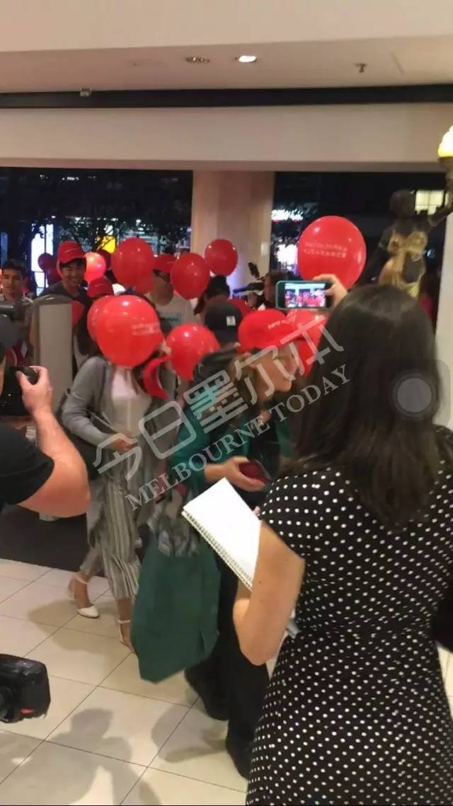 墨市BoxingDay现场:蔻驰5折!兰蔻YSL7折