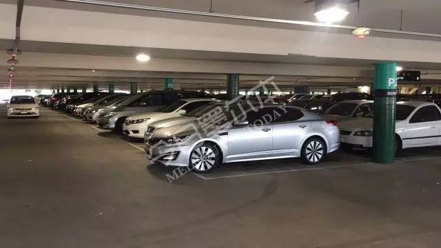 墨市BoxingDay现场:蔻驰5折!兰蔻YSL7折