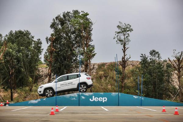 试驾全新jeep指南者,jeep指南者有哪些越野性能特点