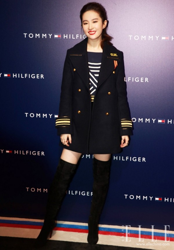 杨幂张天爱穿搭,杨幂教你玩转减龄风百变穿搭