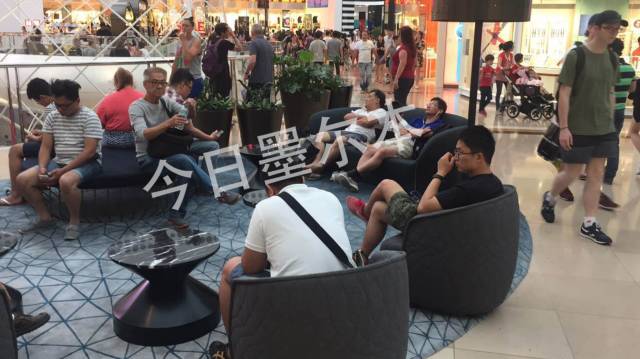 墨市BoxingDay现场:蔻驰5折!兰蔻YSL7折