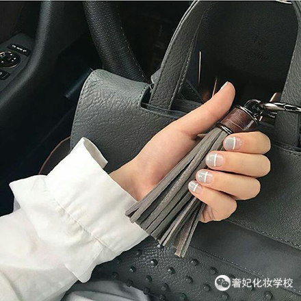 手白的人适合的美甲图片欣赏,手白又好看的女生