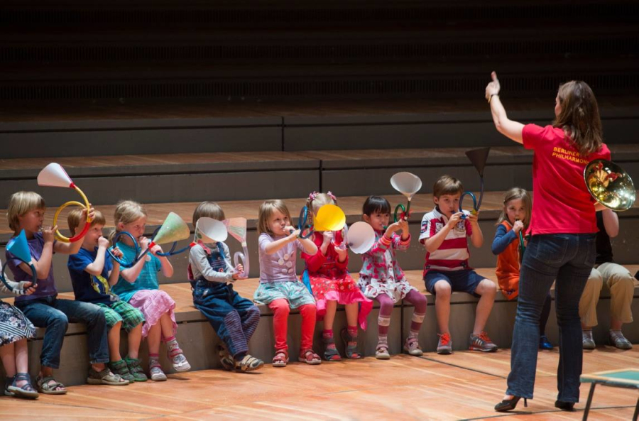 做核磁共振半道跑出来的多吗,做核磁共振途中为什么要推针水