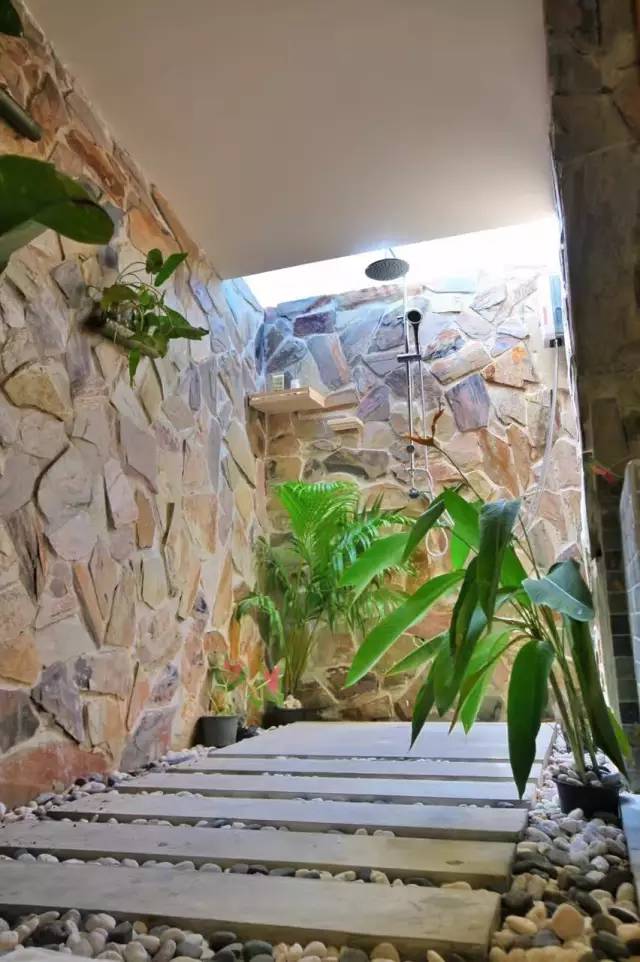 四川帅大叔暴改普吉岛民宿，用时4个月他活出了你最羡慕的样子