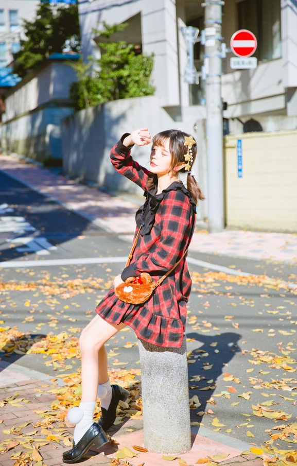 普通的裙子怎么穿惊艳,冬天怎么穿裙子好看又不冷