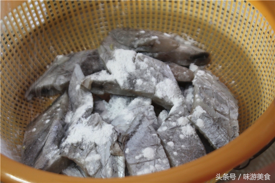 红烧带鱼怎么腌制好吃,红烧带鱼太腥怎么办