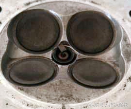 双缸摩托车火花塞坏了怎么换,二冲程摩托车加油断火修理