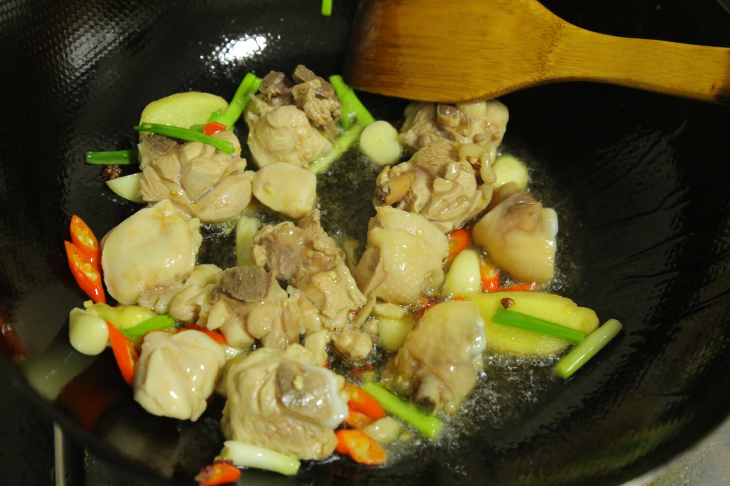 三碗私房菜,三杯鸡私房菜