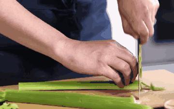 学会这一招切菜很迅速,学刀功切菜