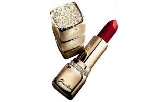 香奈儿化妆品和海蓝之谜哪个好,香奈儿在化妆品的地位