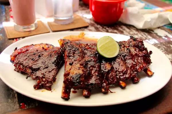 巴厘岛哪些旅游景点值得去旅游 (海岛明珠巴厘岛旅游)