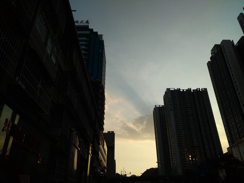 商务控,商务人员喜欢买华为还是小米