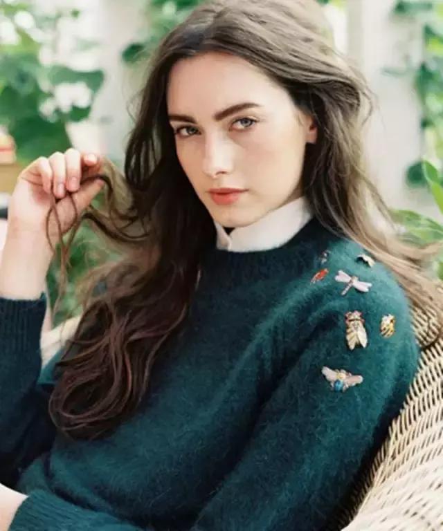 秋冬适合的胸针,胸针让你的冬季日常搭配更优雅