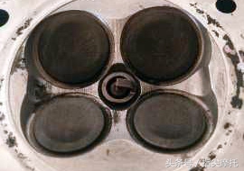 双缸摩托车火花塞坏了怎么换,二冲程摩托车加油断火修理