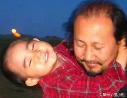 腾格尔结过几次婚,腾格尔被抢当压寨夫人