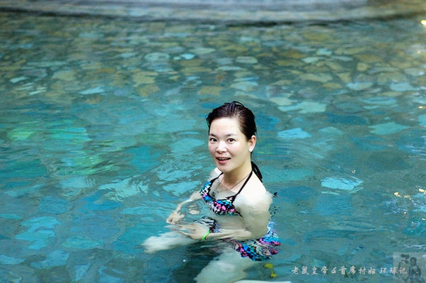 泡温泉享受的过程,泡完温泉吃自助餐